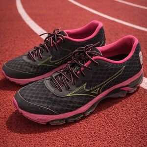 Mizuno Women's Black Running Shoes with Pink Trim